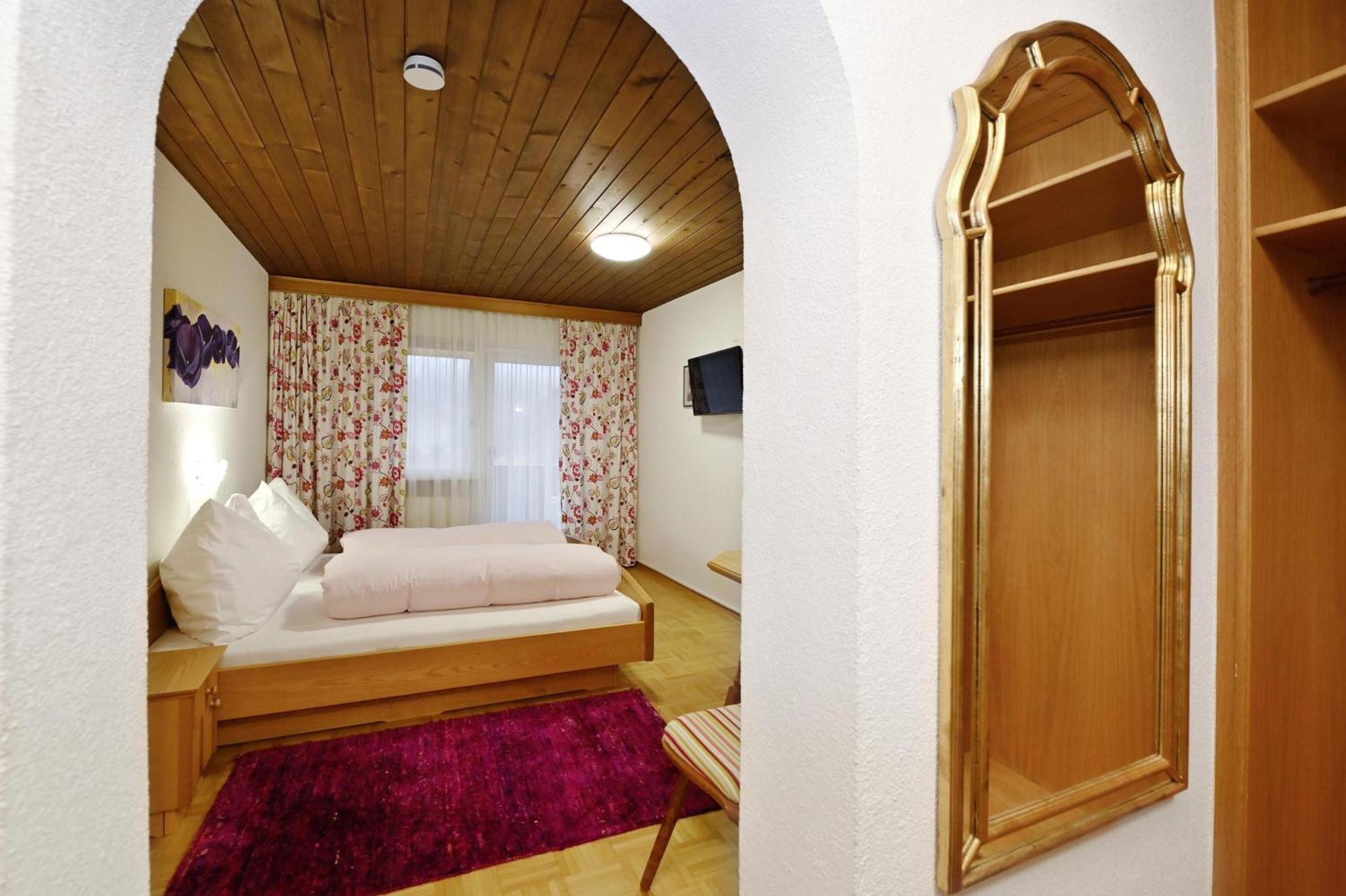 Gaestehaus Rundblick Schruns ภายนอก รูปภาพ