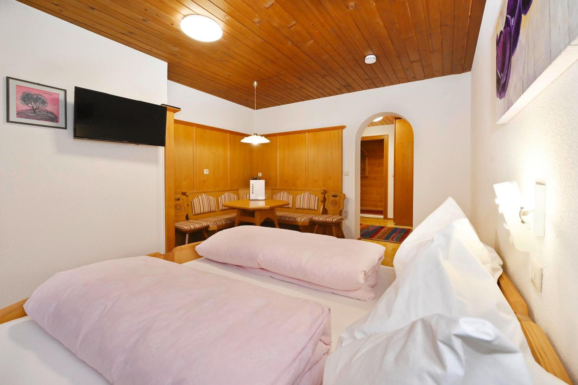 Gaestehaus Rundblick Schruns ภายนอก รูปภาพ