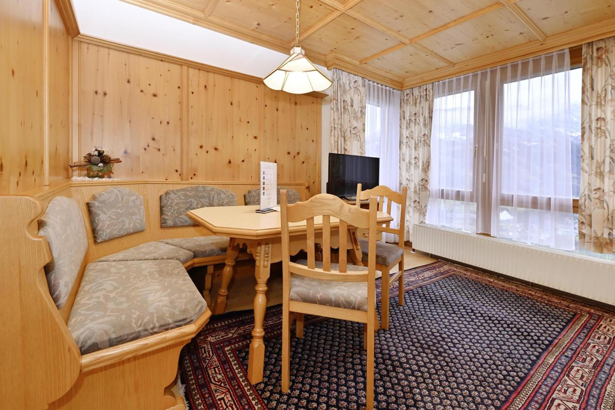 Gaestehaus Rundblick Schruns ภายนอก รูปภาพ